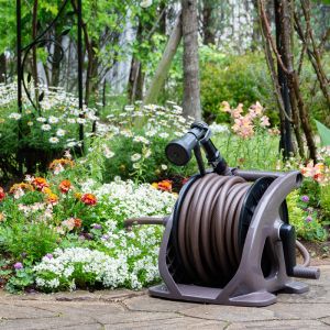 Японский шланг поливочный с катушкой и распылителем Takagi R330TBR