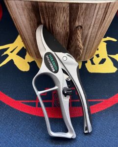 Японский многофункциональный секатор с храповым механизмом Daishin Япония(JAN.502372)