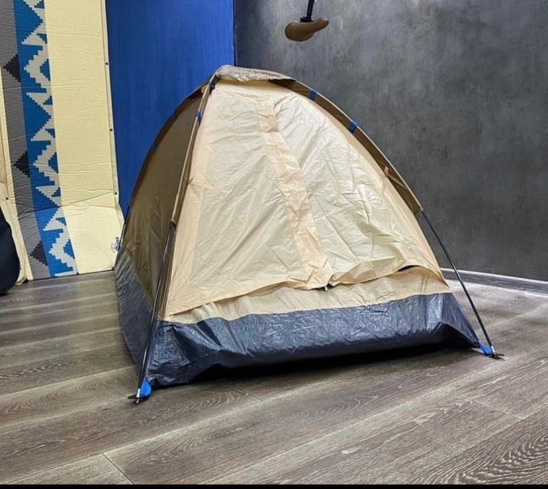 Фирменная Японская туристическая одноместная палатка Montagna HAC3054 песочная