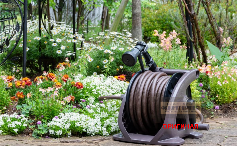 Японский шланг поливочный с катушкой и распылителем Takagi R220TBR